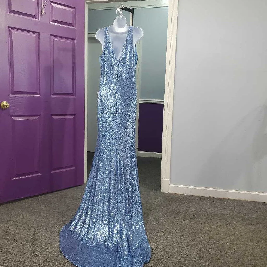 To optimize the title for an e-commerce product, it can be made more descriptive and appealing. Heres a suggested optimized title in English:

Elegant B. Darlin Formal Dress in Size 15/16 - Perfect for Special Occasions

This title includes modifiers to enhance its appeal and clarity for potential buyers.